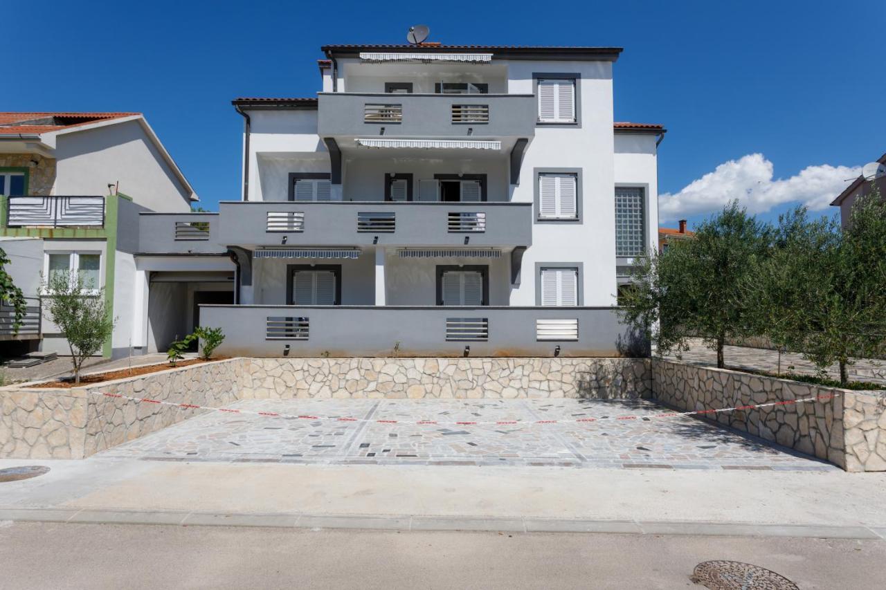 Apartments Lacic 克尔克 外观 照片