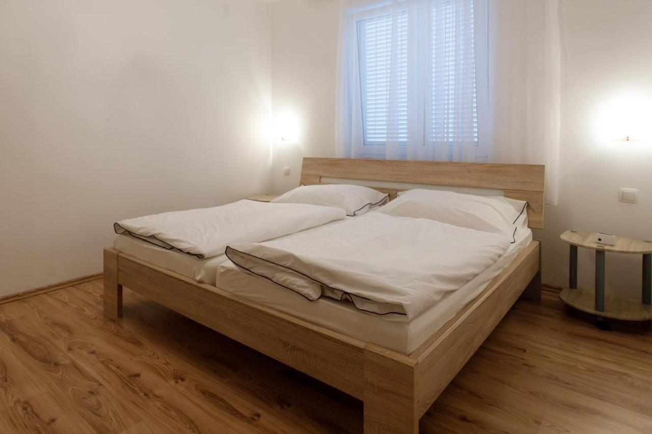 Apartments Lacic 克尔克 外观 照片