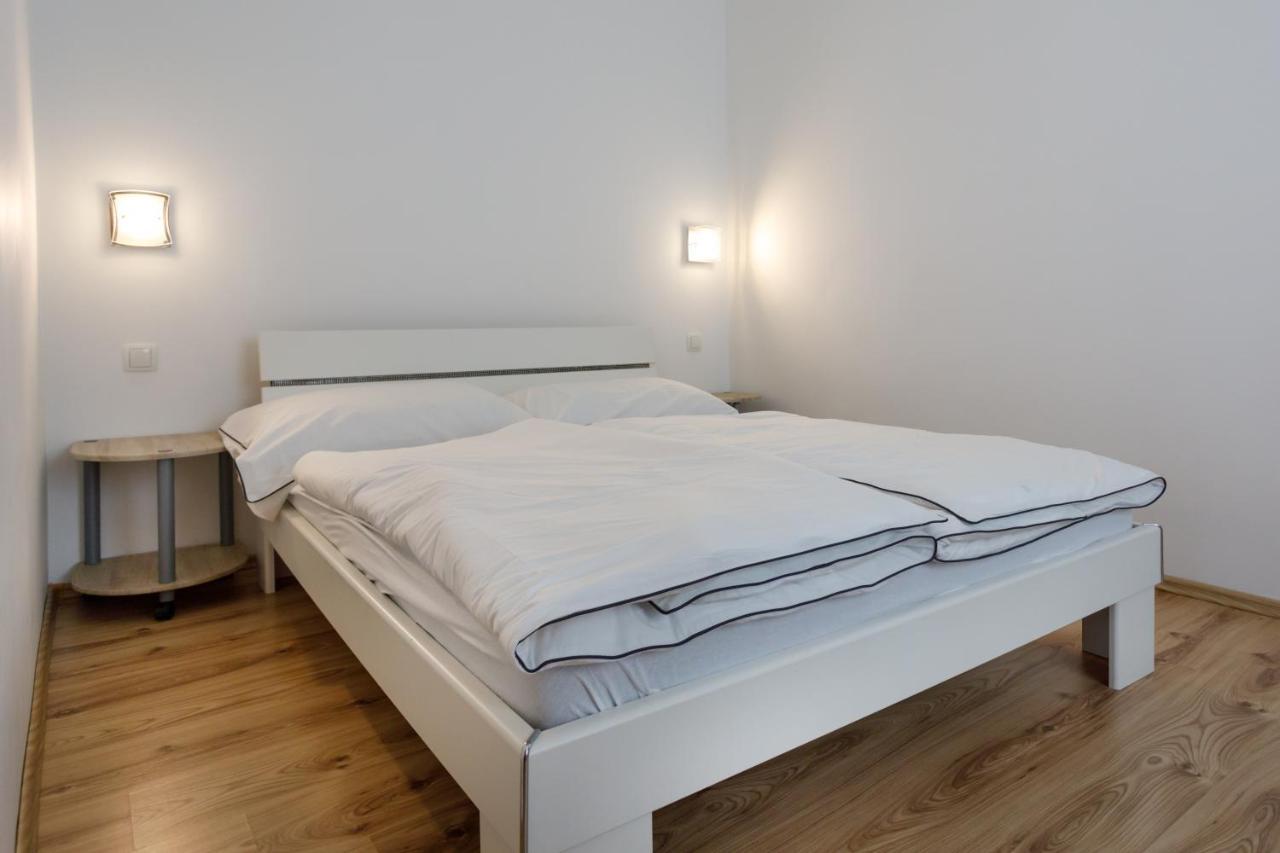 Apartments Lacic 克尔克 外观 照片