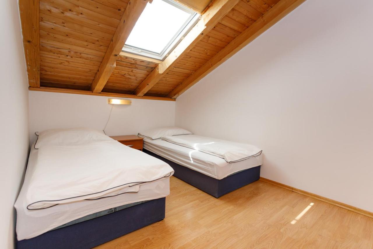 Apartments Lacic 克尔克 外观 照片